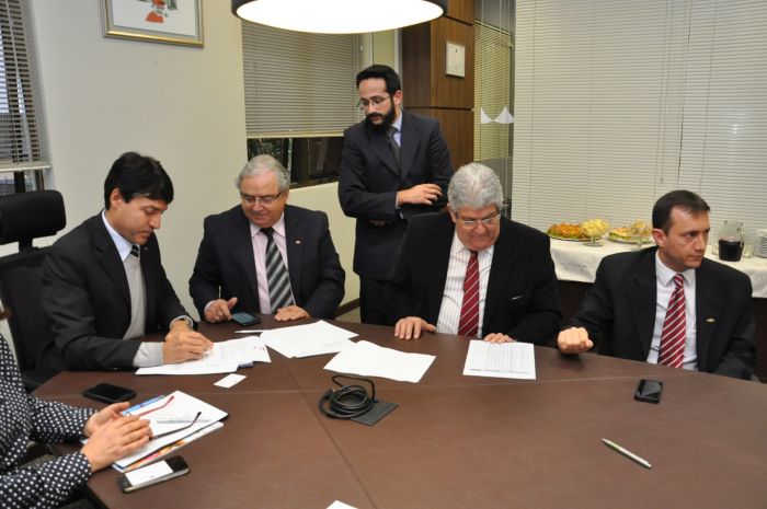 Convênio entre CAA-PR e GM foi assinado nesta quinta-feira, 5 de maio, durante reunião de diretoria (Zinho Gomes)