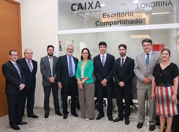 Diretores da CAA-PR e Subseção e conselheiros estaduais na inauguração (Jonas Pereira/OAB Londrina)