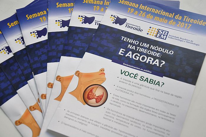 Folders informativos sobre funcionamento da tireoide e as doenças tireoidianas (Tatiana de Oliveira)