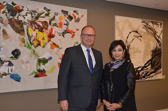 O presidente da APEP Eroulths Cortiano Junior e a galerista Zilda Fraletti