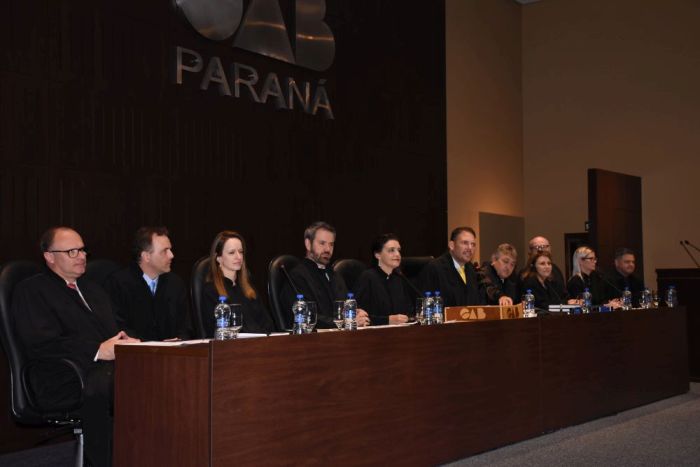 Presidente da APEP compôs mesa do compromisso coletivo de novos advogados - Foto: Bebel Ritzmann