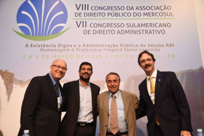 Conferencistas com o presidente dos congressos, Romeu Bacellar Filho - Foto: Bebel Ritzmann