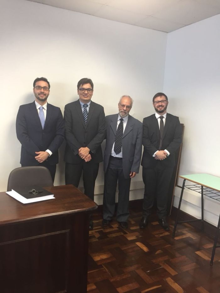 Procurador Júlio Aveiro com os professores da banca examinadora - Foto: Divulgação