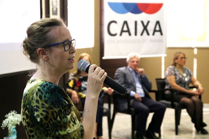 A diretora da CAA/PR, Daniela Nardes, participou do evento - Foto: Roberta Ling/OAB Paraná