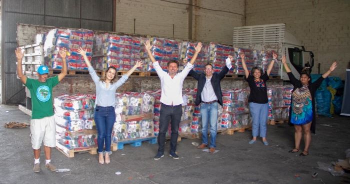 OAB-PR entrega mais 1,2 mil cestas básicas para catadores de recicláveis de Curitiba - Foto:Roberta Ling