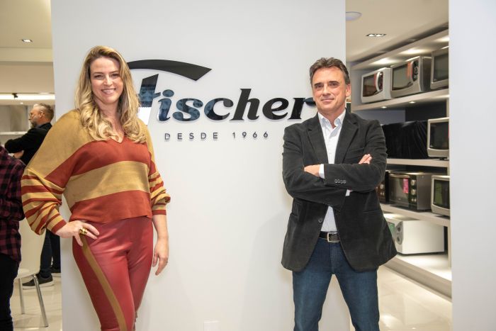 Karin P. Fischer (Diretora Comercial e de Marketing) e André G. Marques (Comercial) - Fotos: Renato Peixoto