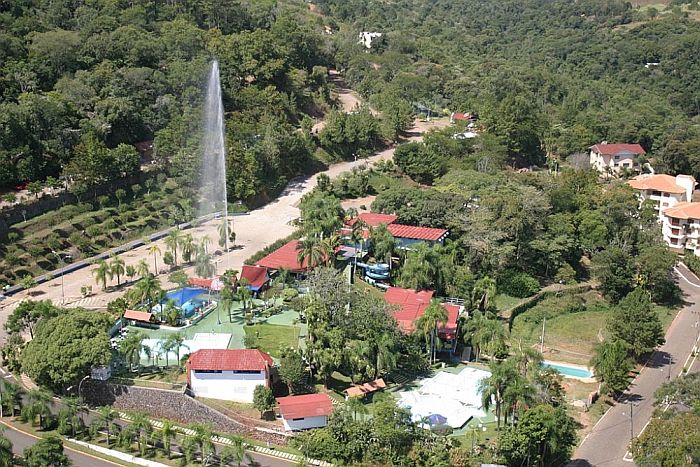 Principal atração turística da cidade é o amplo parque de águas termosulfurosas (Divulgação/Thermas Piratuba)