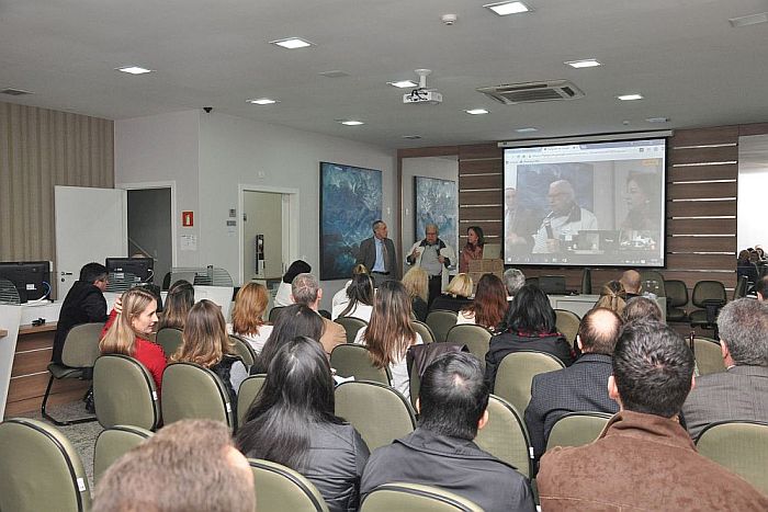 Lentes para Ortoqueratologia foram lançadas durante encontro do Clube da Lente de Contato