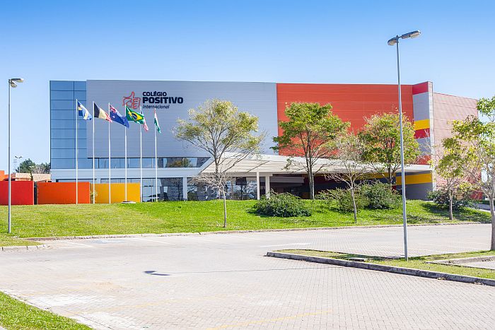 Colégio Positivo Internacional recebe certificado de ensino global